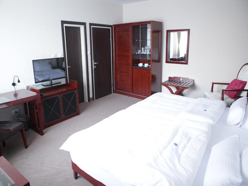 Garni Hotel Fortuna 贝尔格莱德 外观 照片